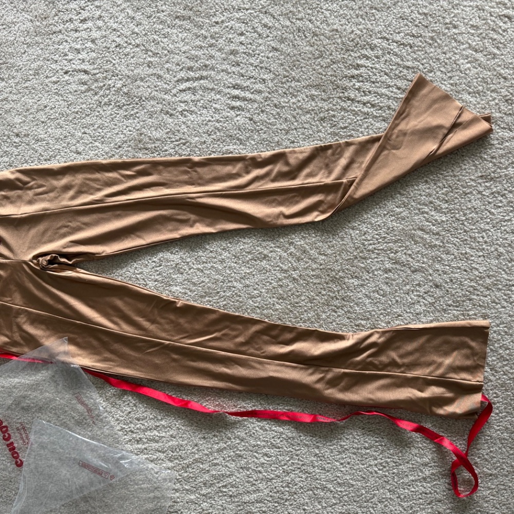 Clothes - Picture 4 of 4